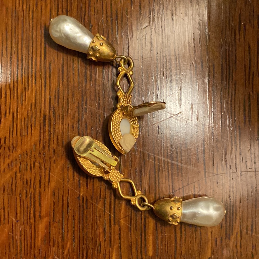Pearl ear clips, two pairs, one short and one long - Picture 5 of 5